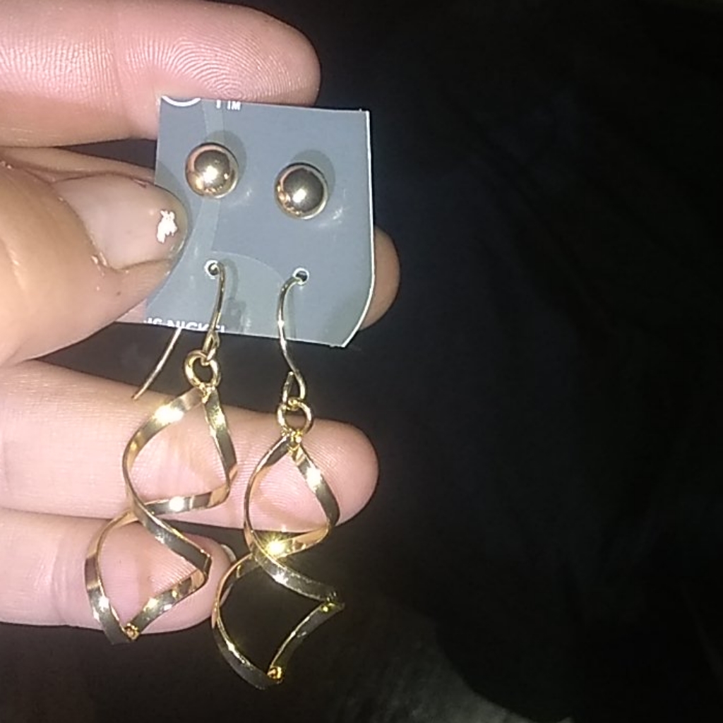 Lot Of 2 Brand New Pairs Of Earrings